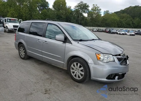 2016 Chrysler Town & Country Touring z USA, uszkodzony, nr VIN 2C4RC1BG1GR294877